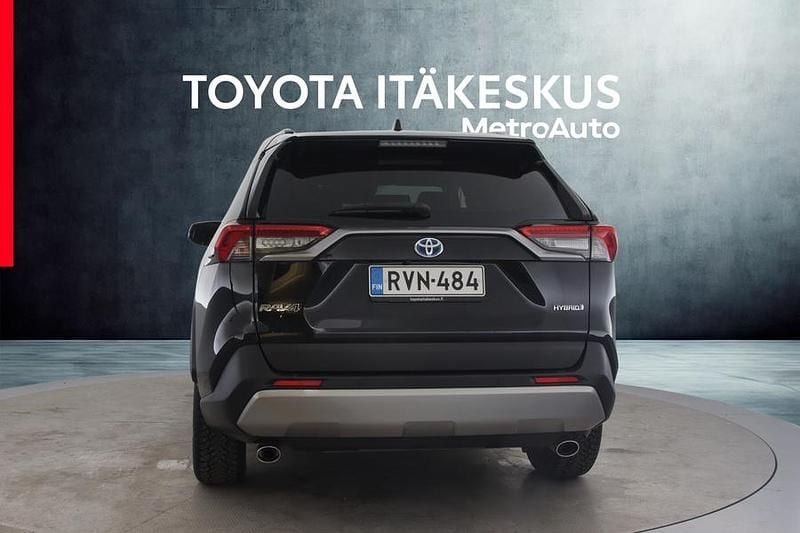 Käytetty Toyota RAV4 Hybrid Edition 178 HP (130 kW) 2023 Musta Katumaasturi