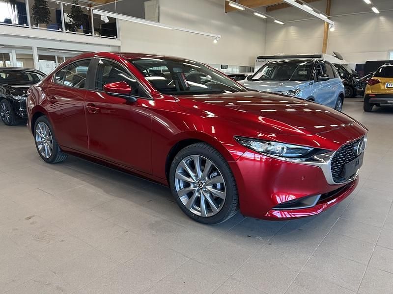 Punainen Uusi 2025 Mazda 3 Center-Line Sedan | 34 900 € (Hieman kallis) - Kuva 1/4