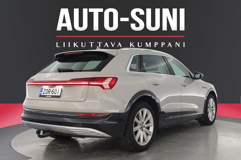 Käytetty Audi e-tron 300 kW (408 HP) 2019 Katumaasturi