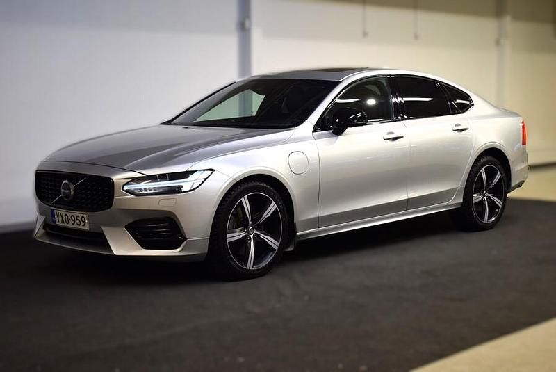 Käytetty 2020 Volvo S90 R-Design Sedan | 27 900 € (Hieman kallis) - Kuva 1/4