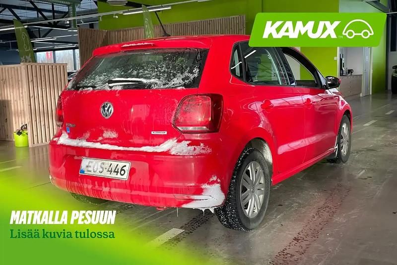 Käytetty VW Polo Trendline 75 HP (55 kW) 2017 Punainen Sedan