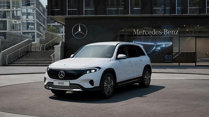 Käytetty Mercedes EQB300 Business 167 kW (228 HP) 2024 Katumaasturi