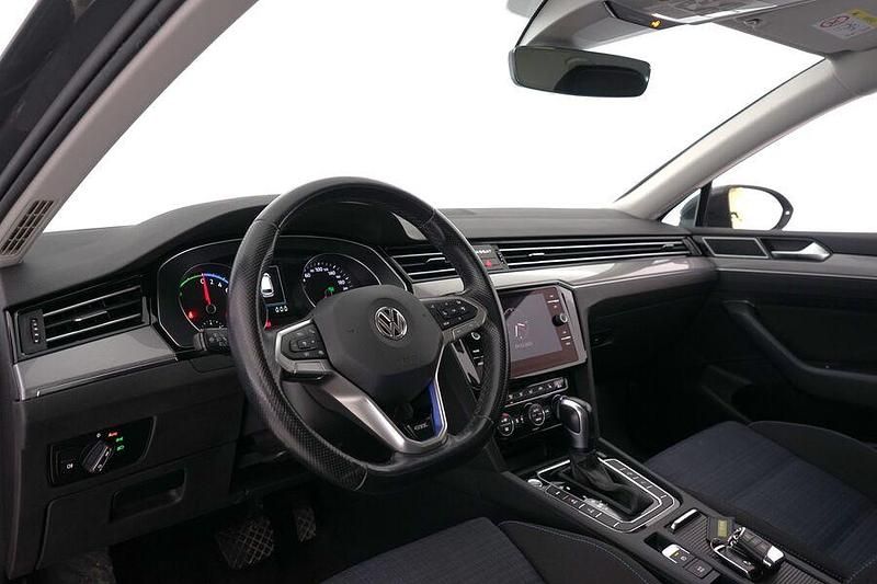 Käytetty 2020 VW Passat GTE Farmari | 18 490 € (Perustarjous) - Kuva 1/3