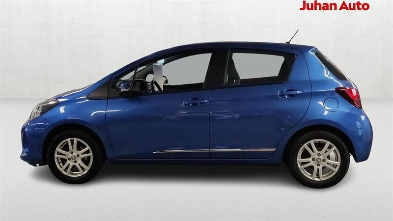 Käytetty Toyota Yaris Active 99 HP (72 kW) 2015 Sininen Viistoperä