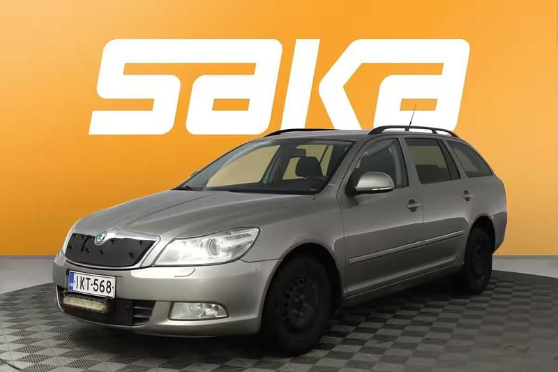 Käytetty Skoda Octavia Style 116 HP (85 kW) 2012 Musta Farmari