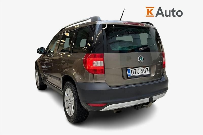 Käytetty Skoda Yeti Adventure 105 HP (77 kW) 2012 Ruskea (beige) Katumaasturi