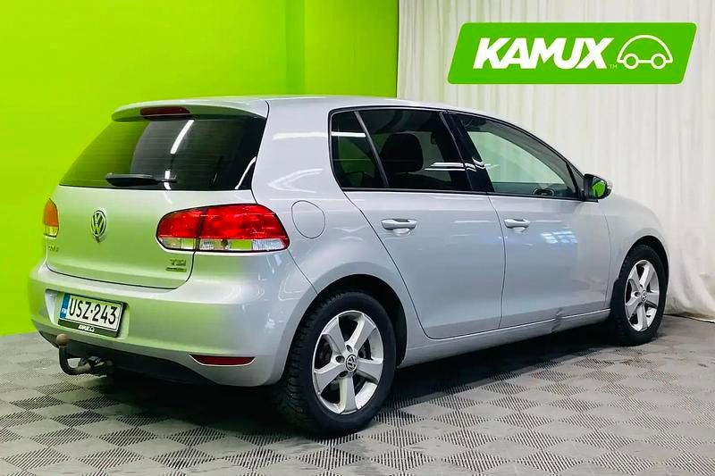 Käytetty VW Golf VII Comfortline 105 HP (77 kW) 2012 Hopea / harmaa Sedan