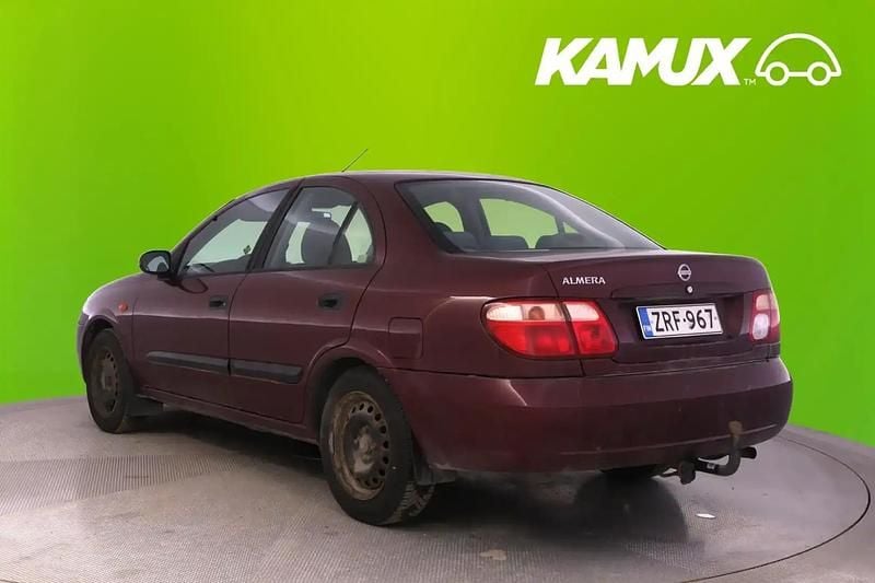 Käytetty Nissan Almera 98 HP (72 kW) 2002 Punainen Sedan
