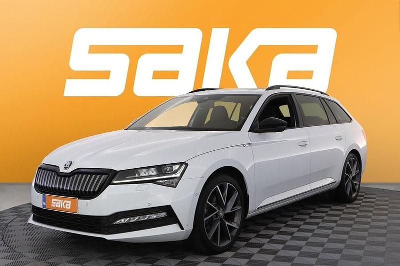 Käytetty Skoda Superb SportLine 218 HP (160 kW) 2023 Farmari