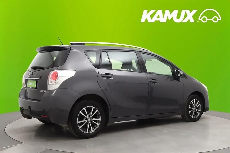 Käytetty Toyota Verso Active 215 HP (158 kW) 2013 Hopea / harmaa Tila-auto