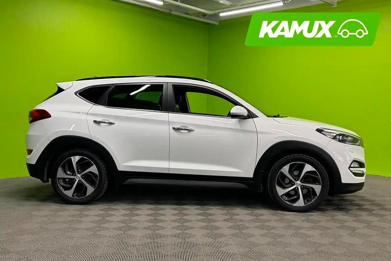 Käytetty Hyundai Tucson Premium 177 HP (130 kW) 2015 Valkoinen Katumaasturi