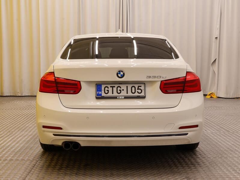 Käytetty BMW 330e Sport Line 184 HP (135 kW) 2016 Sedan