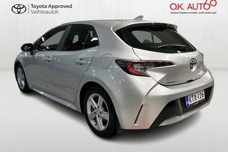Käytetty Toyota Corolla Active 122 HP (89 kW) 2020 Hopea Viistoperä