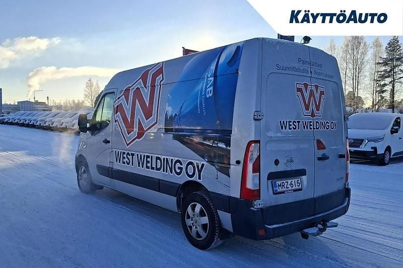 Käytetty Nissan NV400 Comfort 136 HP (100 kW) 2016 Hopea metalli Van