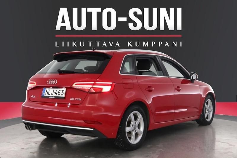 Käytetty Audi A3 Sportback Business 150 HP (110 kW) 2018 Punainen Viistoperä