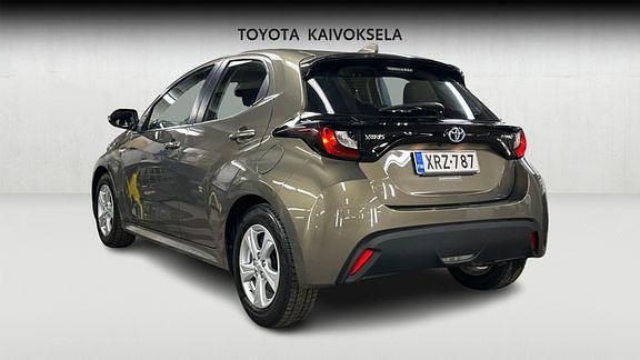 Käytetty Toyota Yaris Active 114 HP (83 kW) 2021 Ruskea (beige) Viistoperä