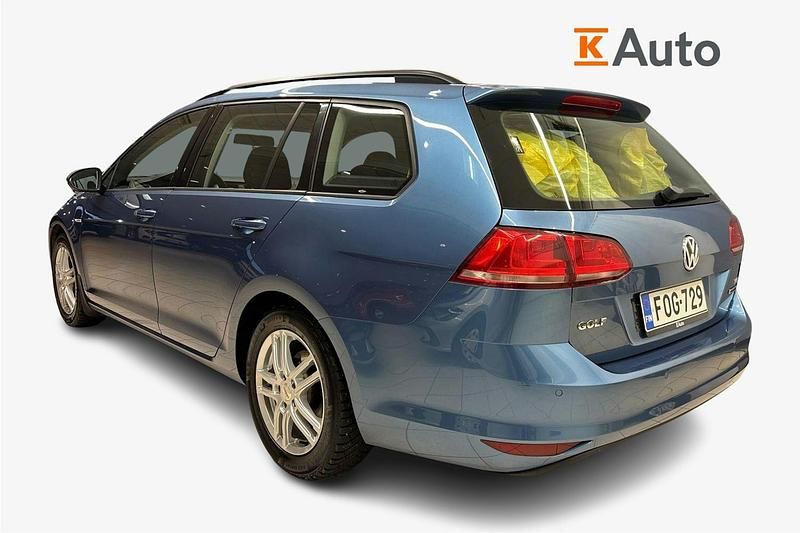 Käytetty VW Golf VII Comfortline 109 HP (80 kW) 2015 Sininen Farmari