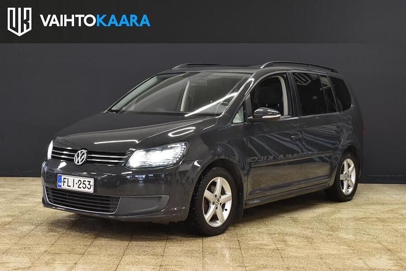 Käytetty VW Touran Comfortline 105 HP (77 kW) 2014 Tila-auto
