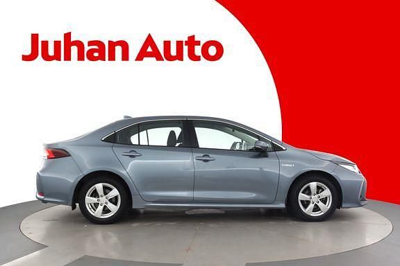 Käytetty Toyota Corolla Active 121 HP (88 kW) 2019 Hopea Sedan