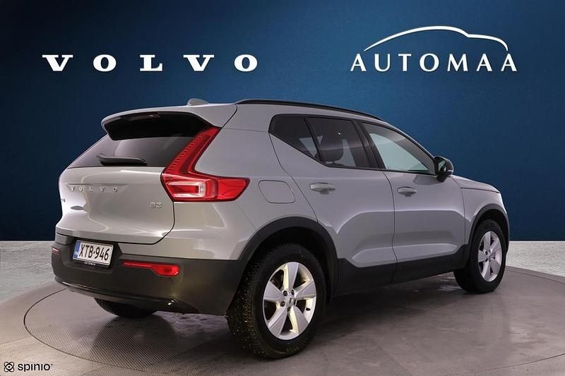 Käytetty Volvo XC40 Plus 163 HP (119 kW) 2024 Harmaa Katumaasturi