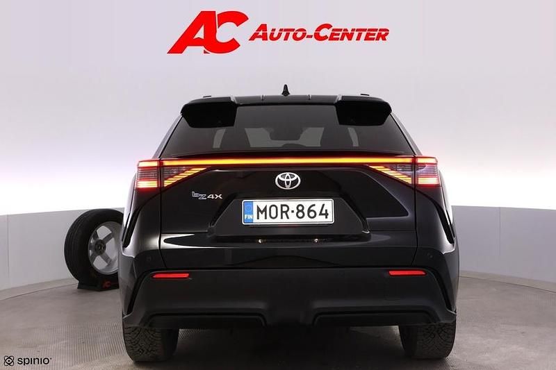 Käytetty Toyota bZ4X Edition 2022 Katumaasturi