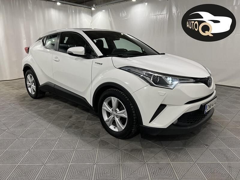 Käytetty Toyota C-HR Active 98 HP (72 kW) 2019 Katumaasturi