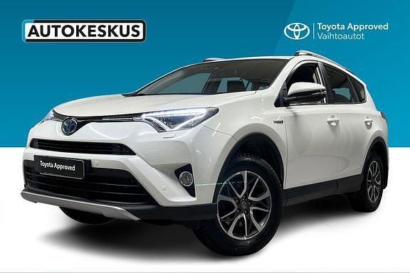 Valkoinen Käytetty 2018 Toyota RAV4 Edition Katumaasturi | 27 900 € (Hyvä tarjous) - Kuva 1/4