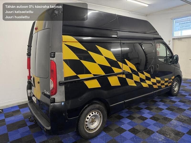 Käytetty Renault Trafic 146 HP (107 kW) 2008 Tila-auto