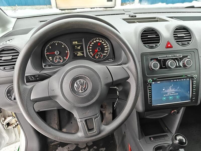 Käytetty VW Caddy 102 HP (75 kW) 2011 Valkoinen Tila-auto
