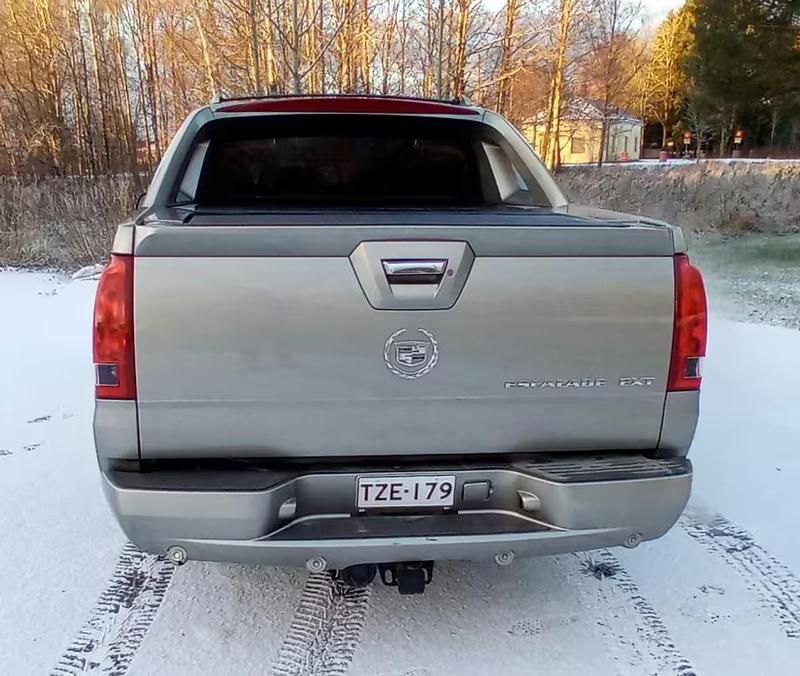 Käytetty Cadillac Escalade 2002