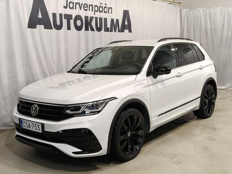 Käytetty VW Tiguan R-line 150 HP (110 kW) 2021 Valkoinen Katumaasturi