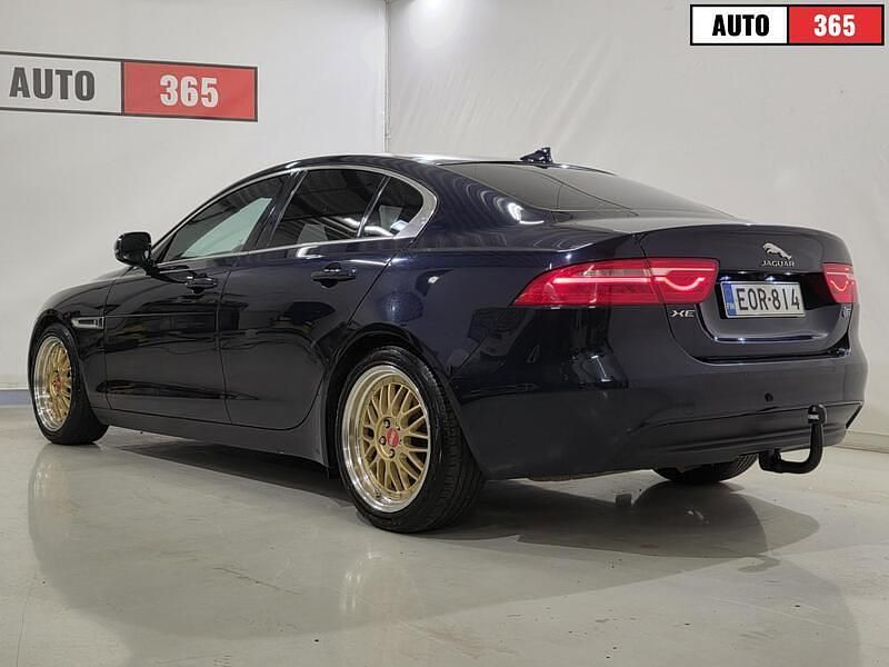 Käytetty Jaguar XE Prestige 163 HP (119 kW) 2016 Sedan