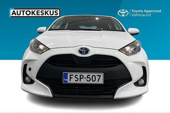 Käytetty Toyota Yaris Active 114 HP (83 kW) 2022 Valkoinen 040 Viistoperä