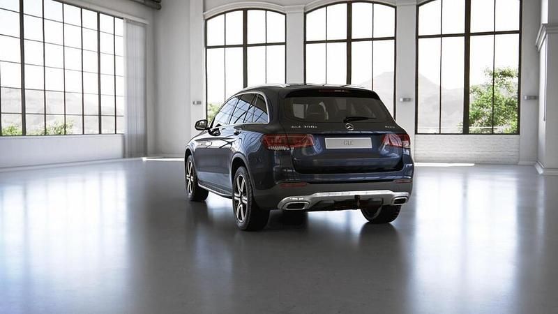 Käytetty Mercedes GLC300e Business 211 HP (155 kW) 2021 Katumaasturi