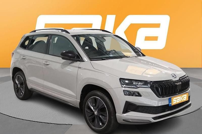 Käytetty Skoda Karoq SportLine 150 HP (110 kW) 2023 Katumaasturi