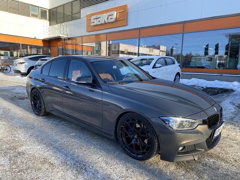 Käytetty BMW 330e Exclusive 252 HP (185 kW) 2017 Sedan
