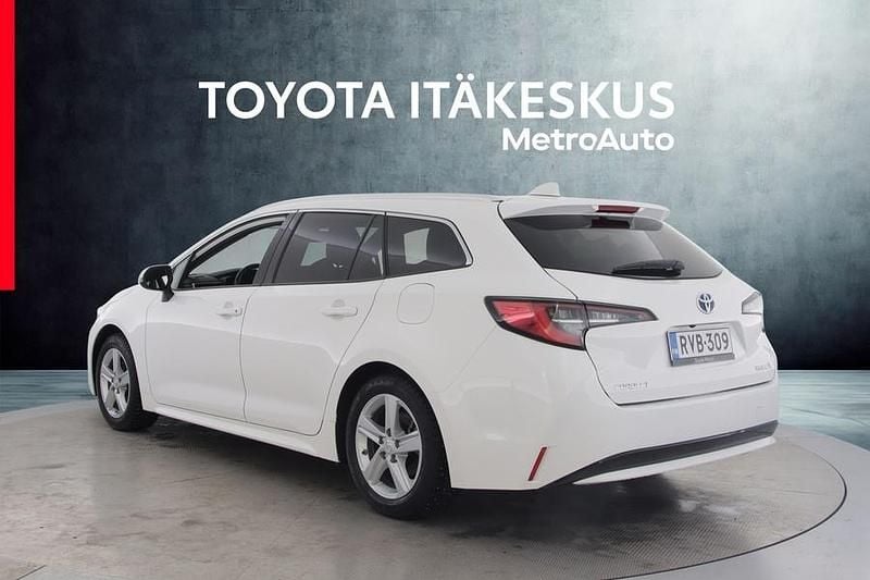 Käytetty Toyota Corolla Edition 122 HP (89 kW) 2023 Valkoinen Farmari