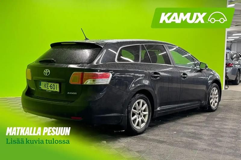 Käytetty Toyota Avensis Edition 147 HP (108 kW) 2011 Musta Farmari