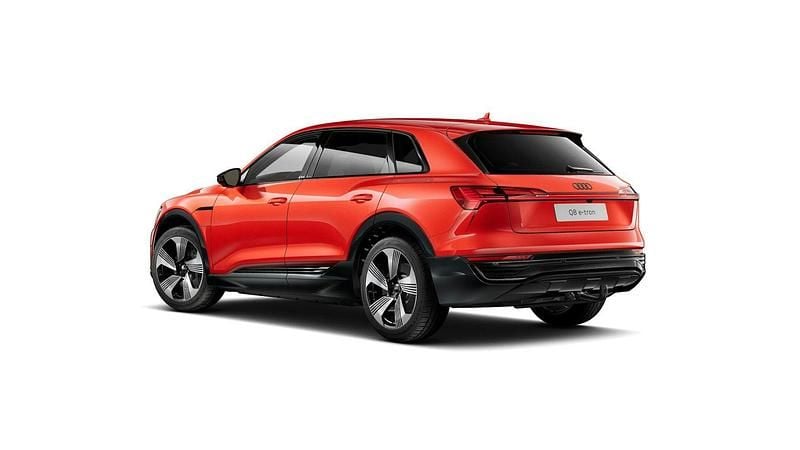 Käytetty Audi Q8 e-tron Advanced Plus 300 kW (408 HP) 2024 Katumaasturi