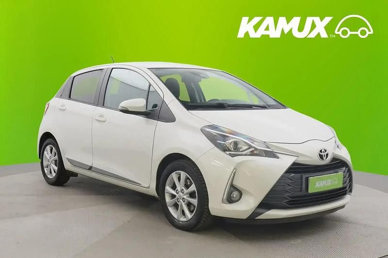 Valkoinen Käytetty 2019 Toyota Yaris Multidrive S Sedan | 14 480 € (Perustarjous) - Kuva 1/4