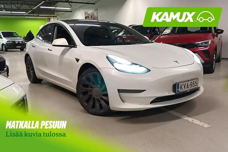 Valkoinen Käytetty 2022 Tesla Model 3 Sedan | 28 880 € (Perustarjous) - Kuva 1/4