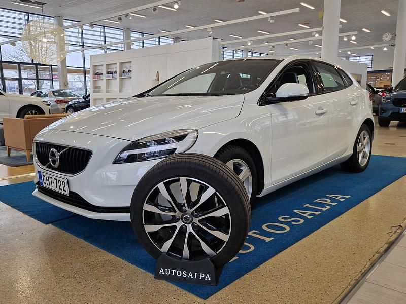 Käytetty Volvo V40 Business Edition 122 HP (89 kW) 2019 Valkoinen Viistoperä