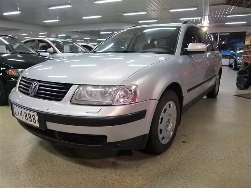 Harmaa Käytetty 1998 VW Passat Farmari | 2 500 € - Kuva 1/4
