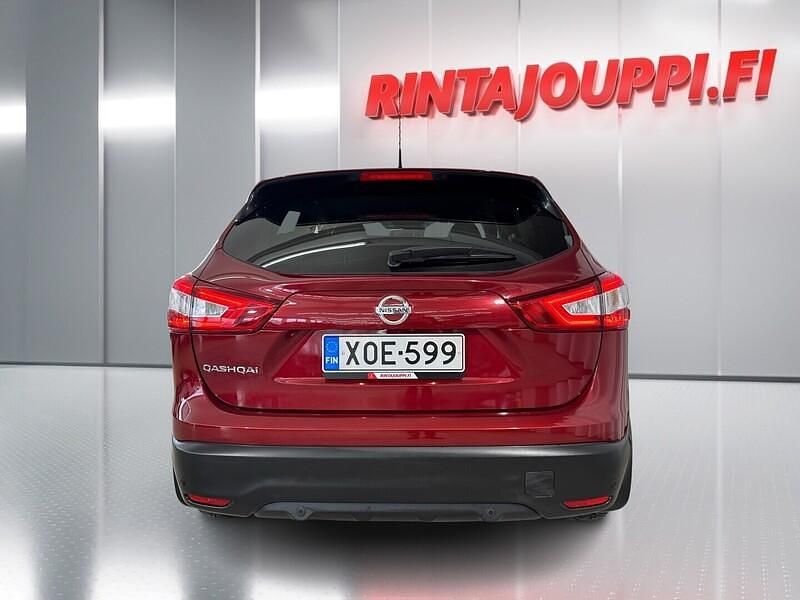 Käytetty Nissan Qashqai N-Connecta 116 HP (85 kW) 2017 Katumaasturi