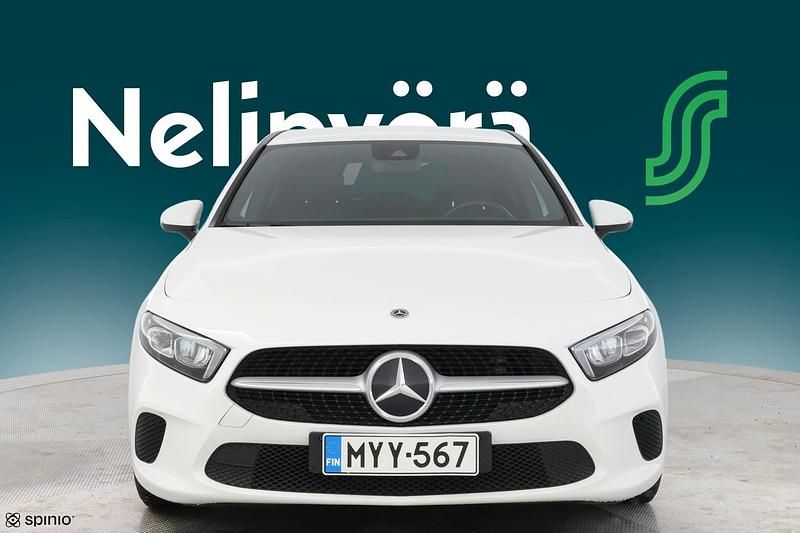 Käytetty Mercedes A180 Business 136 HP (100 kW) 2021 Viistoperä