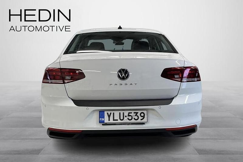 Käytetty VW Passat Comfortline 150 HP (110 kW) 2022 Valkoinen Farmari