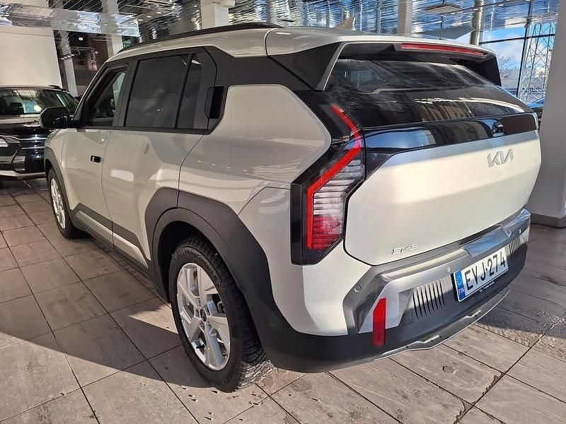 Käytetty Kia EV3 Premium 150 kW (204 HP) 2025 Harmaa Katumaasturi