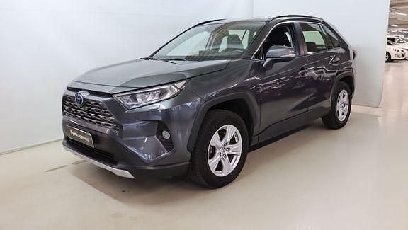 Harmaa Käytetty 2019 Toyota RAV4 Active Katumaasturi | 27 980 € (Perustarjous) - Kuva 1/4