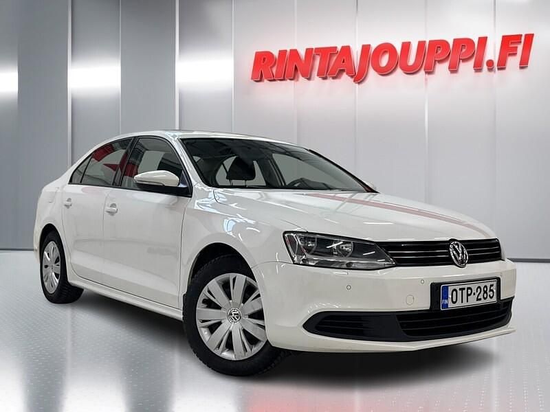 Käytetty 2013 VW Jetta Comfortline Sedan | 7 990 € (Perustarjous) - Kuva 1/3