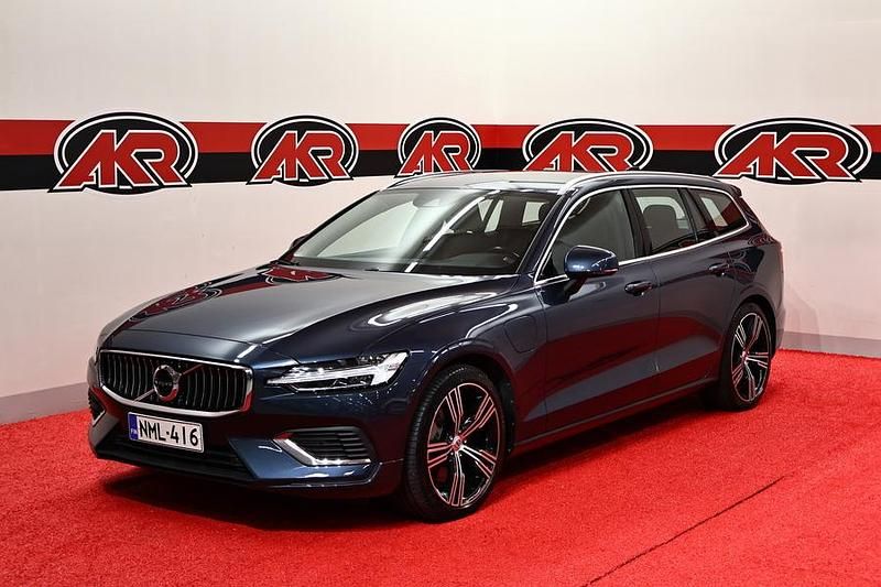 Sininen Käytetty 2022 Volvo V60 Inscription Farmari | 33 600 € (Perustarjous) - Kuva 1/4